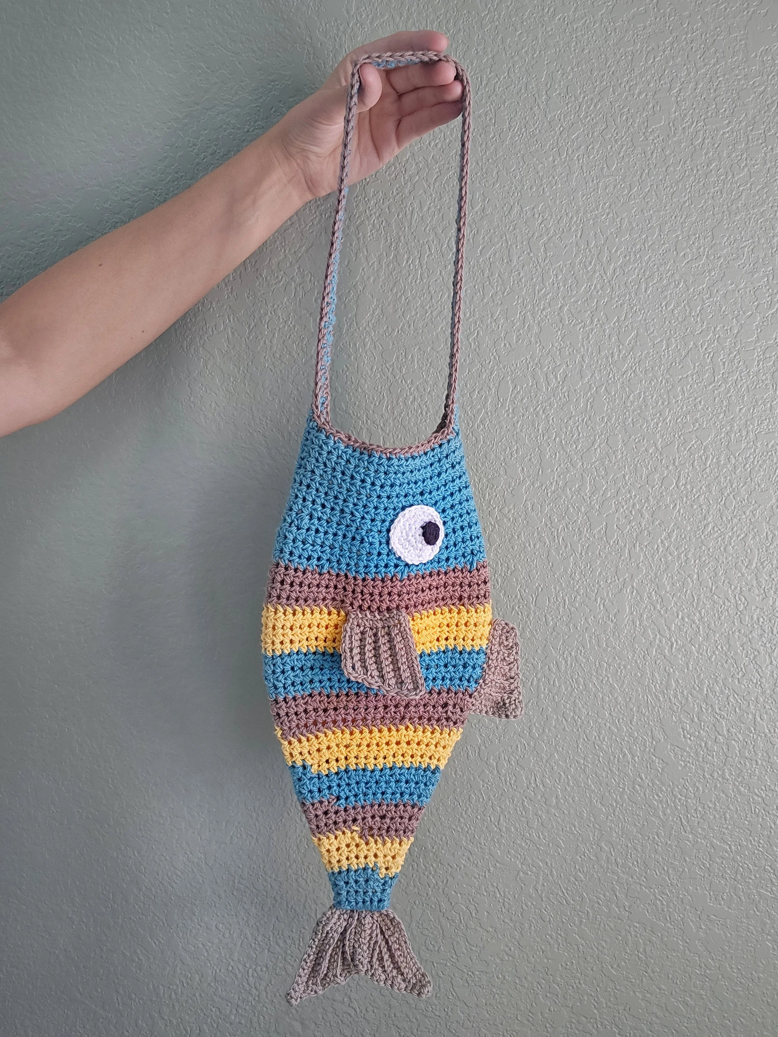 crochet-fish-bag-free-pattern.jpg