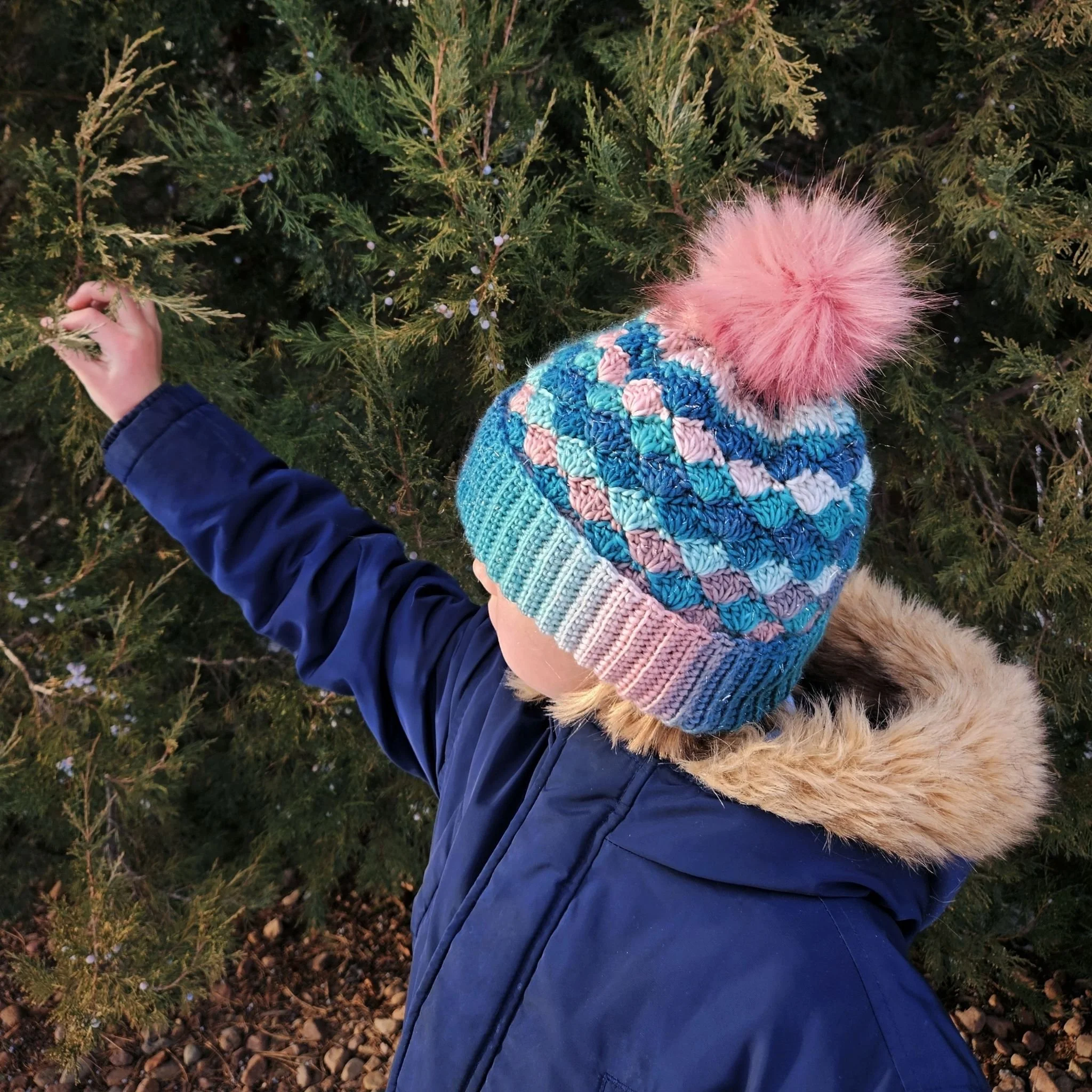 shell-stitch-crochet-cowl-fish-scale- etsy.jpg