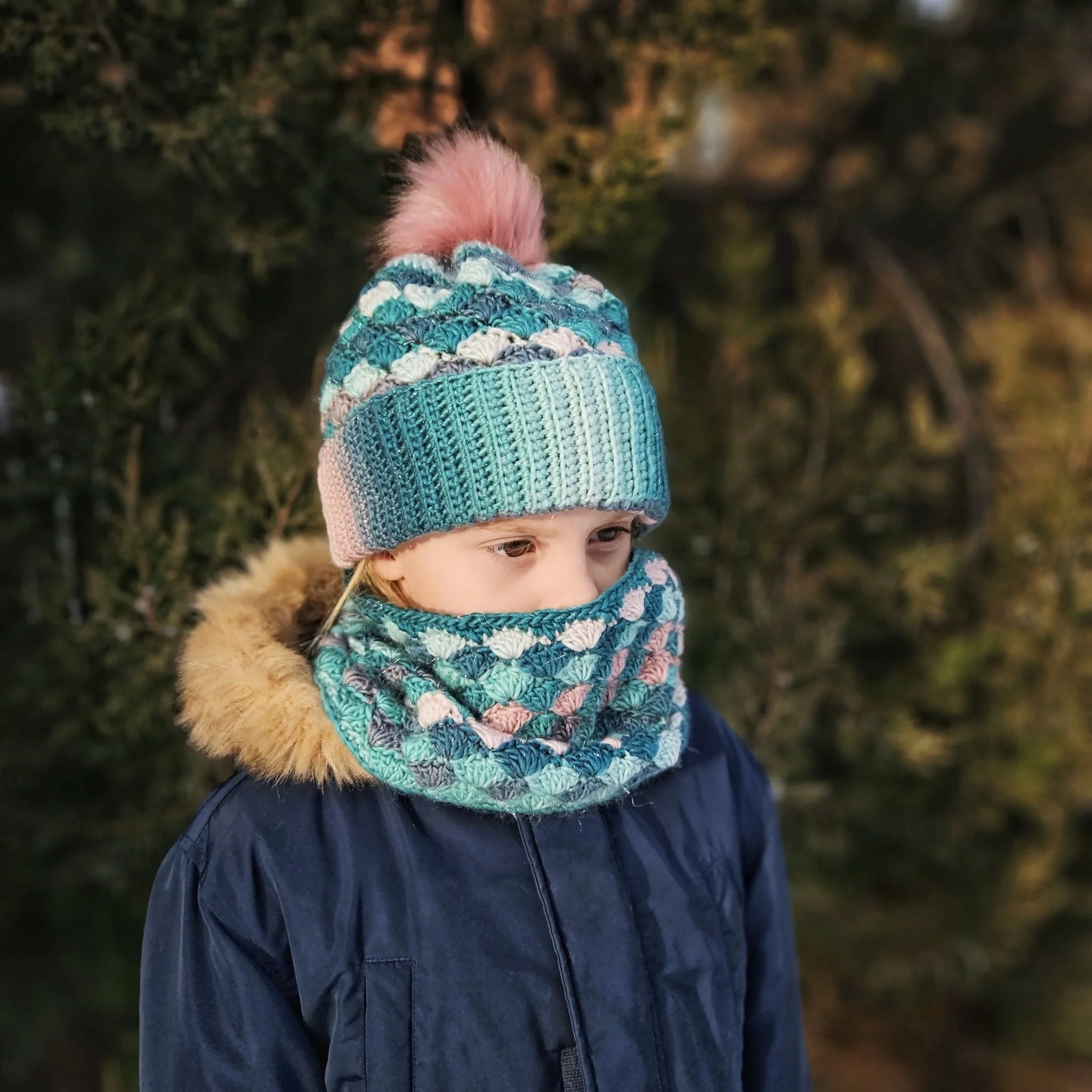 Mermaid Shell Stitch Beanie and Cowl Set