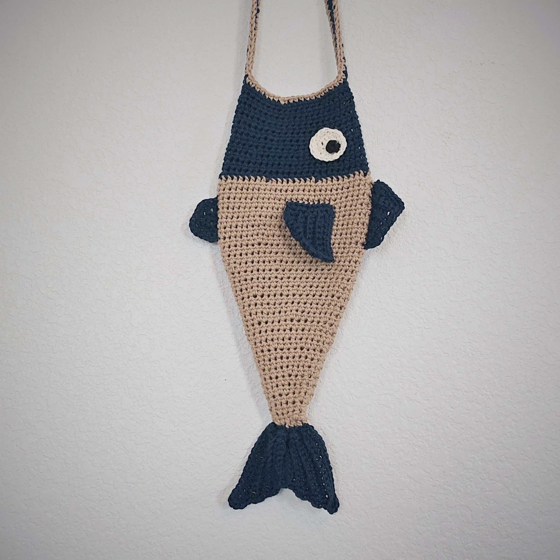 crochet-fish-bag-hanging.jpg
