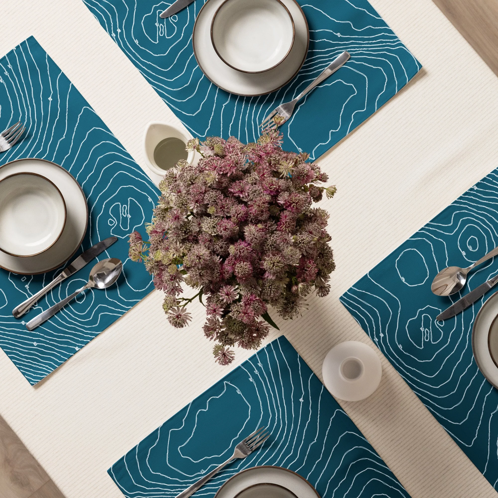 placemat-set-(4)-white-front-6a0c8e749c059.jpg