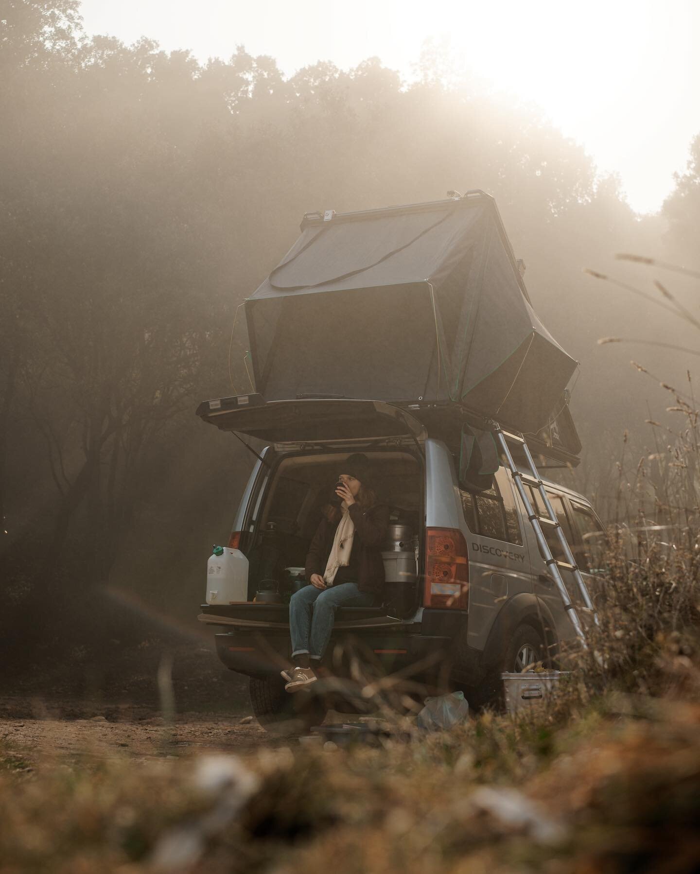 Explore your summer time and go wherever you want🏞
The GEAR ROCK Revelstoke will follow you everywhere🏕

#expedition #adventure #explorer #camping #outdoors #overlanding #roadtrip #getoutside #wilderness #rooftoptent #rooftent #rooftents #rooftentt