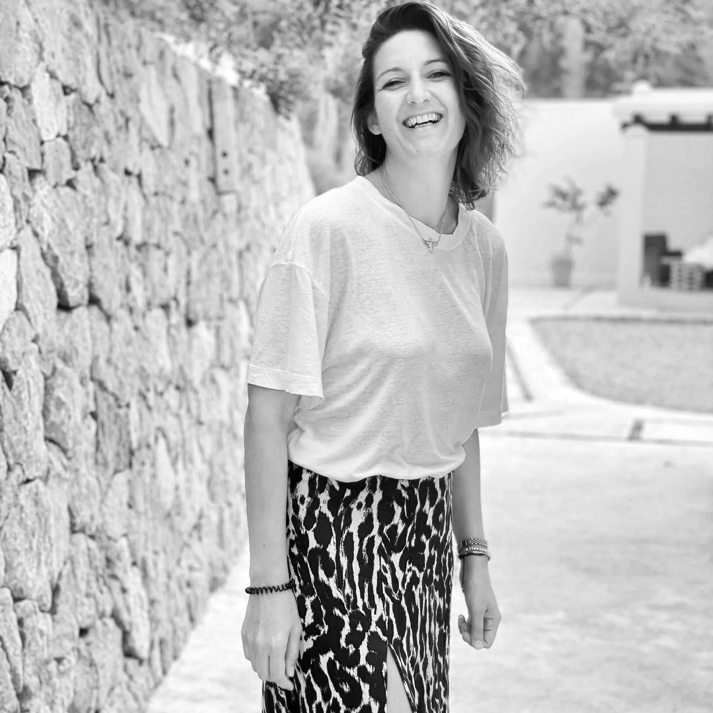 Tinka: advanced Yoga Teacher & Teacher Trainer, Coach & spirituelle Lehrerin