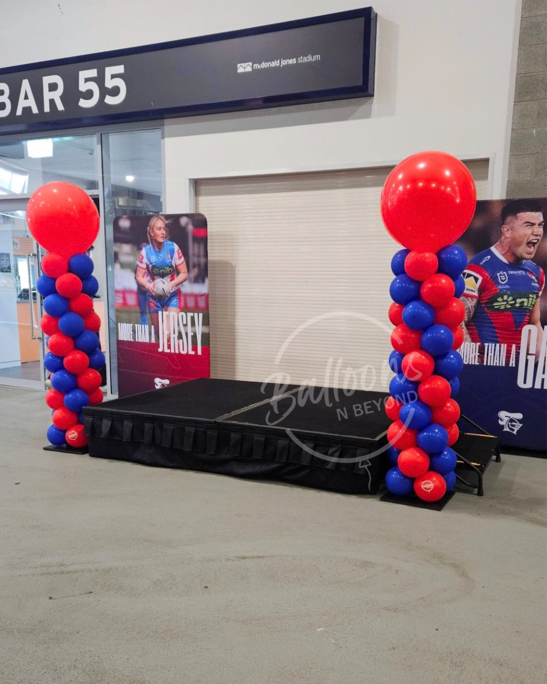 Newcastle Knights balloon Column. Balloons N Beyond Newcastle. Newcastle Balloon Delivery. 5.png
