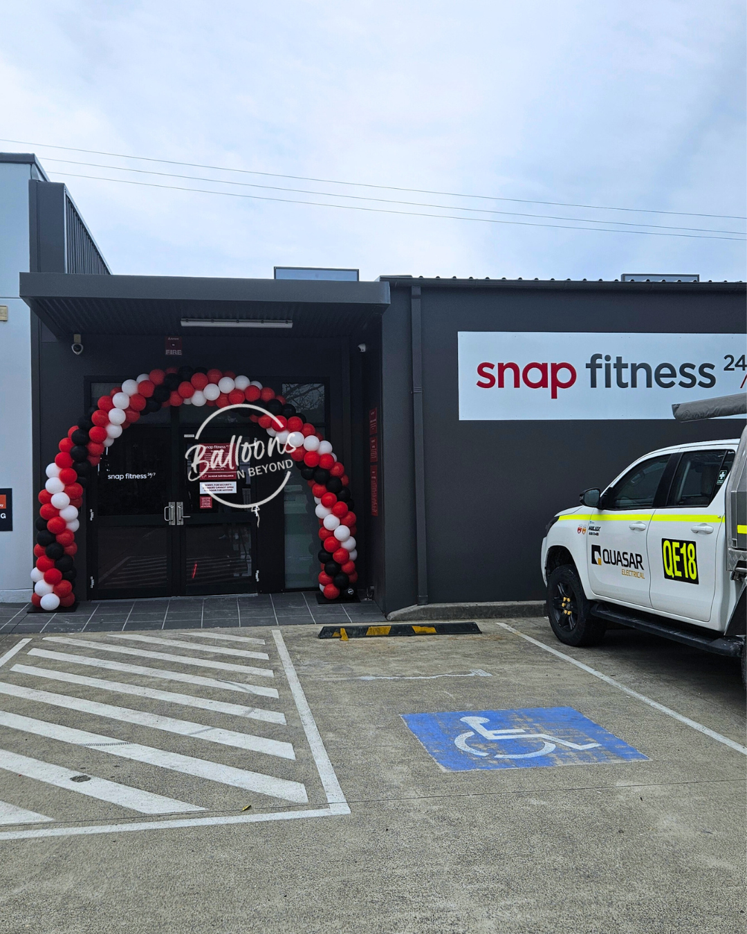 Balloons Arch Newcastle NSW. Balloons n Beyond Newcastle. Balloons Near Me Newcastle NSW