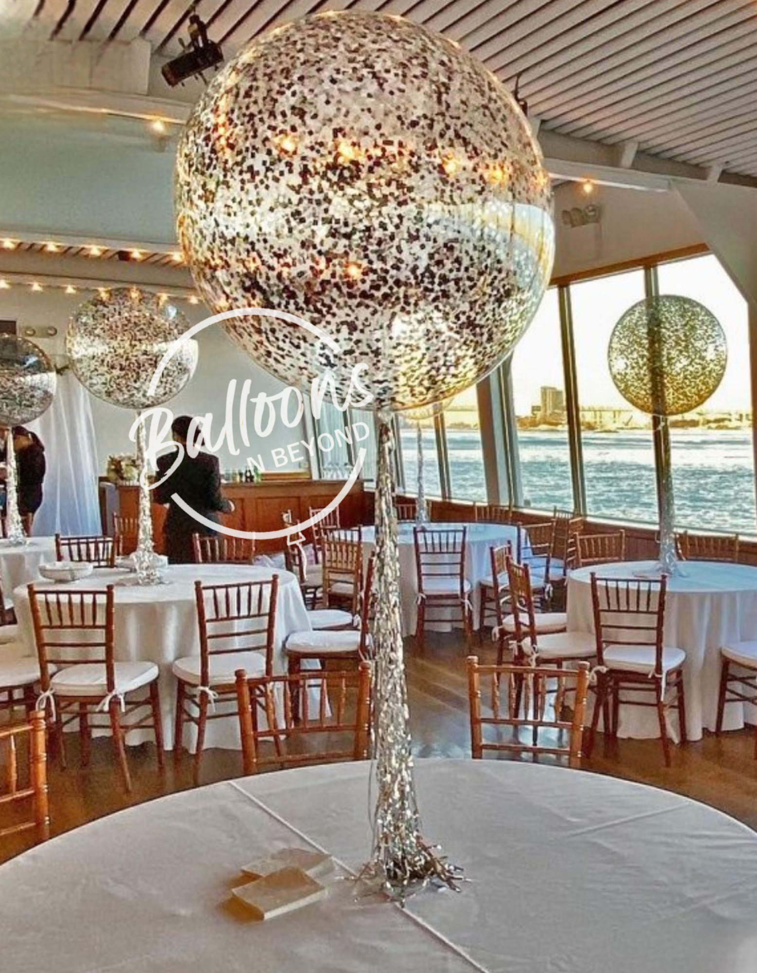 Helium Balloons Newcastle. Balloons n Beyond Newcastle NSW. Newcastle Delivery