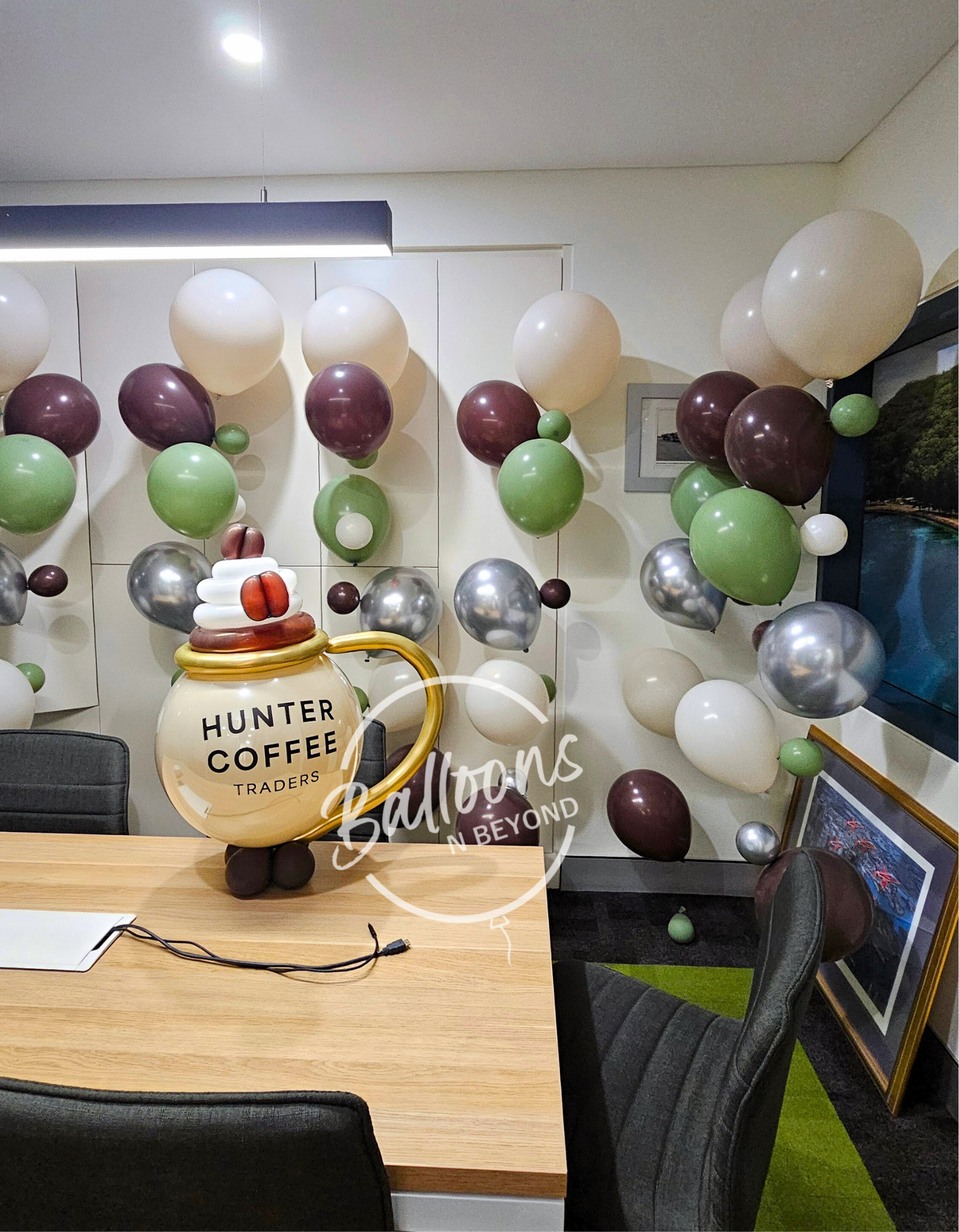 Helium balloons Newcastle NSW - Happy Birthday Balloons. Balloons n Beyond Newcastle. Balloons near me