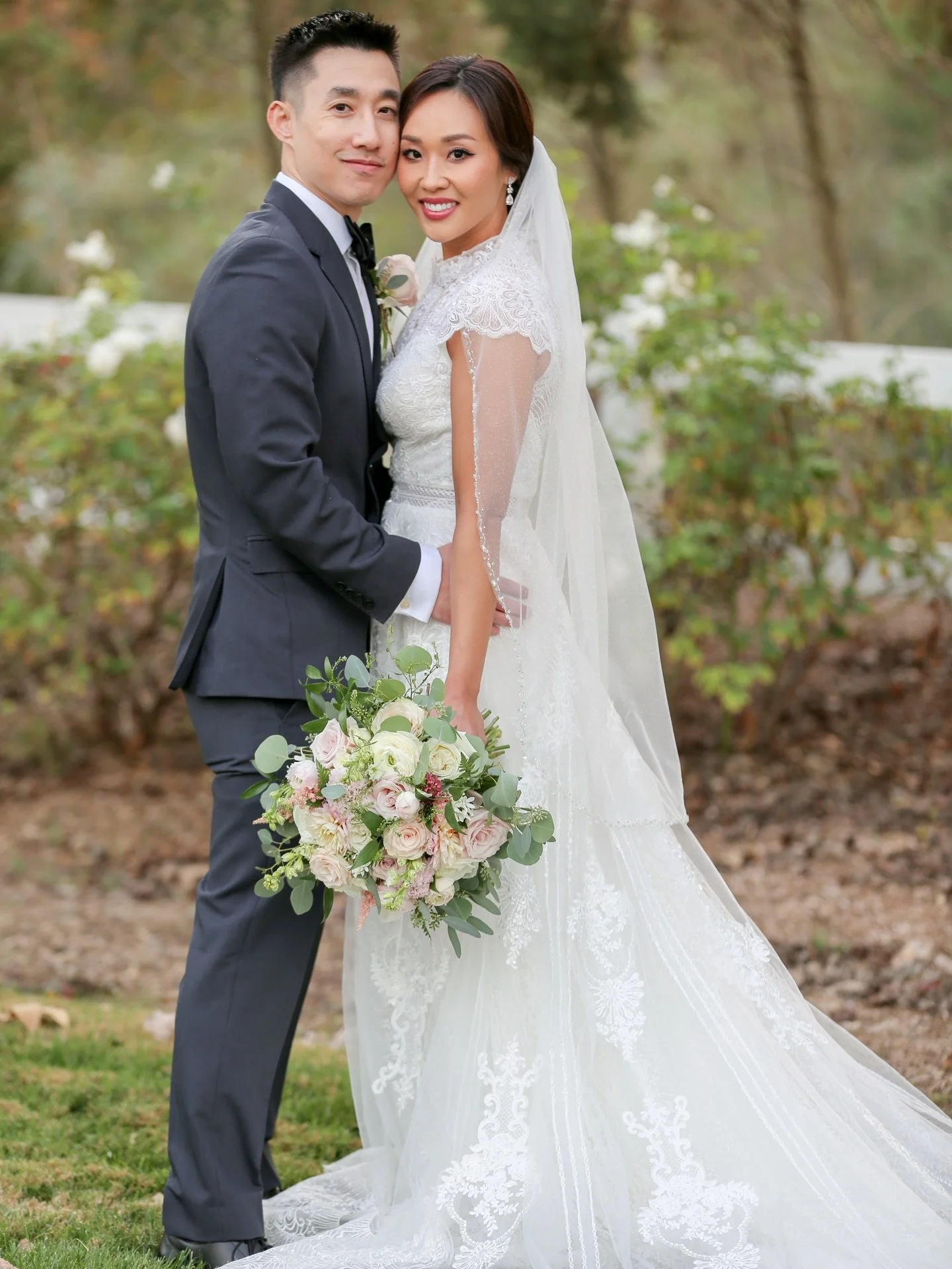 Friar Tux has me walking down memory lane with this beautiful wedding of Rita and Isaac ✨🤗📸 at the gorgeous @strawberryfarms 🌅❤️ thank you @friartux for all you do we see you 🫶🏻✨🥰🦋