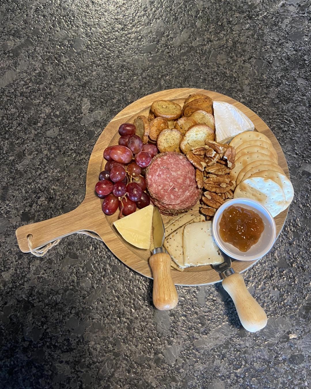 Did y&rsquo;all know we have cheese boards?! Come choose from our SEVEN different meat and cheese options (with cheeses delivered from Wisconsin!) 🧀
&bull;
&bull;
&bull;
#cafe #cocktail #mocktail #ohio #smallbusiness #coffeeshop #sanduskyohio #book 