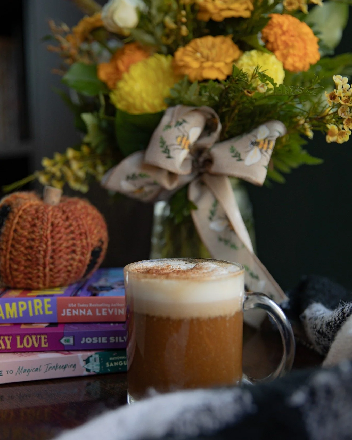 If you've ever wanted a fall-themed item, it's the perfect time to come check out our speciality cocktails & coffees, new book releases, and Petal Pushers by Mandy flower cooler stocked with fall arrangements! πβπ
*
*
*
 #sanduskybookbar #small