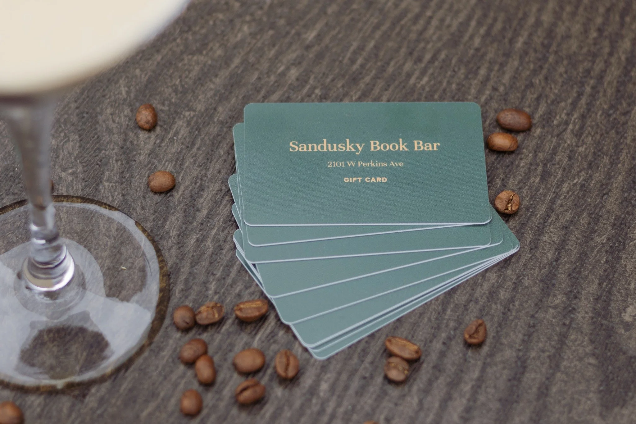 Scrambling for holiday gifts for your coffee- or cocktail-loving reader? ☕📖🍸 Great news! We sell gift cards!

Grab one in store or an e-gift card at www.sanduskybookbar.com
*
*
*
 #sanduskybookbar #smallbusinessowner #bar #coffee #bookstore #sandus