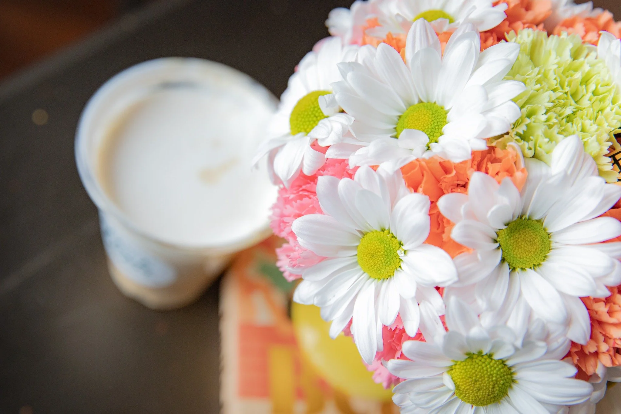 We say it's spring, so it must be spring! Come grab your newest read, spring florals, or one of our BRAND NEW spring special coffees, cocktails, or mocktails! 🌦☕
*
*
*
 #sanduskybookbar #smallbusinessowner #bar #coffee #bookstore #sanduskyohio #coff