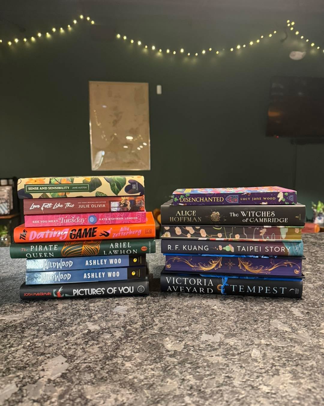 New book Tuesday!! Come check out some new releases while you grab your coffee or cocktail! 📖☕️
&bull;
&bull;
&bull;
#cafe #cocktail #mocktail #ohio #smallbusiness #coffeeshop #sanduskyohio #book #sandusky #bookstore #cheeseboard #coffee #bar #small