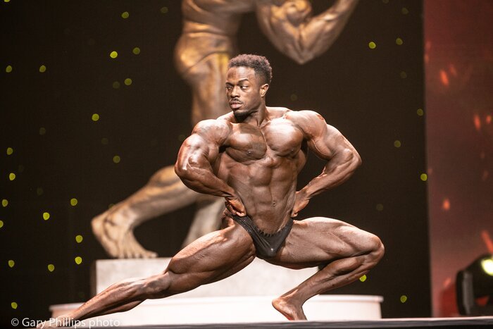 A Guide to Bodybuilding Posing - CalorieBee