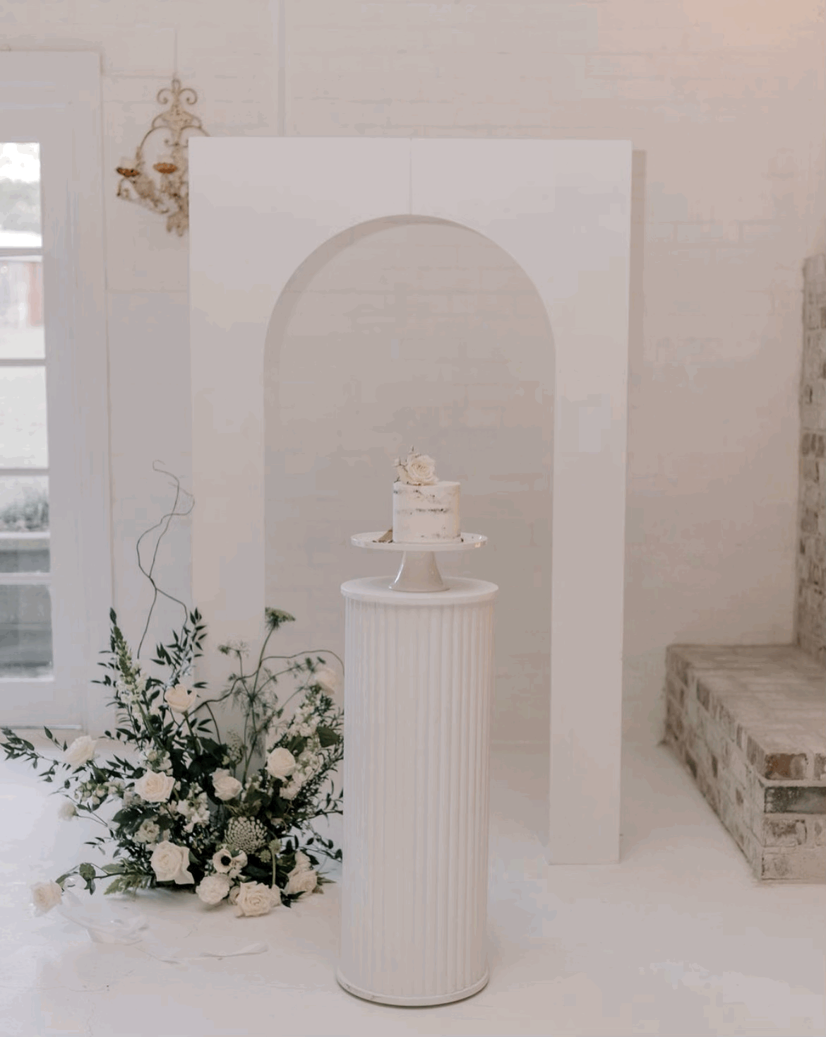 Arch Backdrop & Plinth