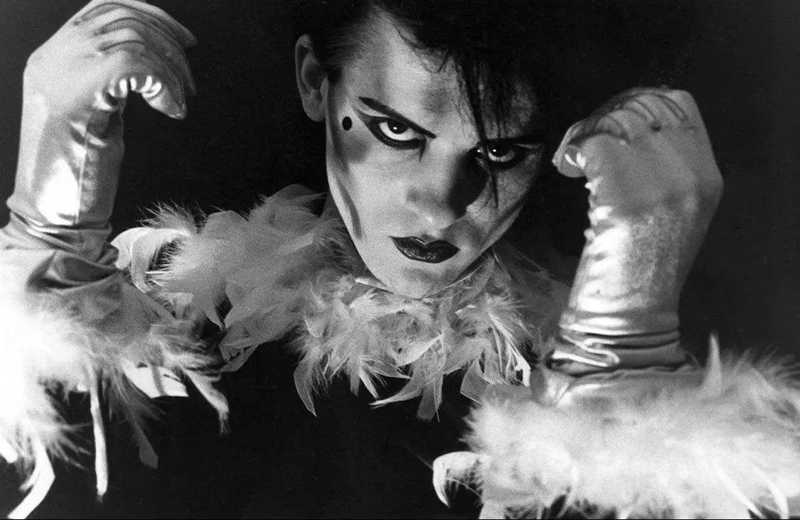 Dark Eighties / Cave Of Bats 