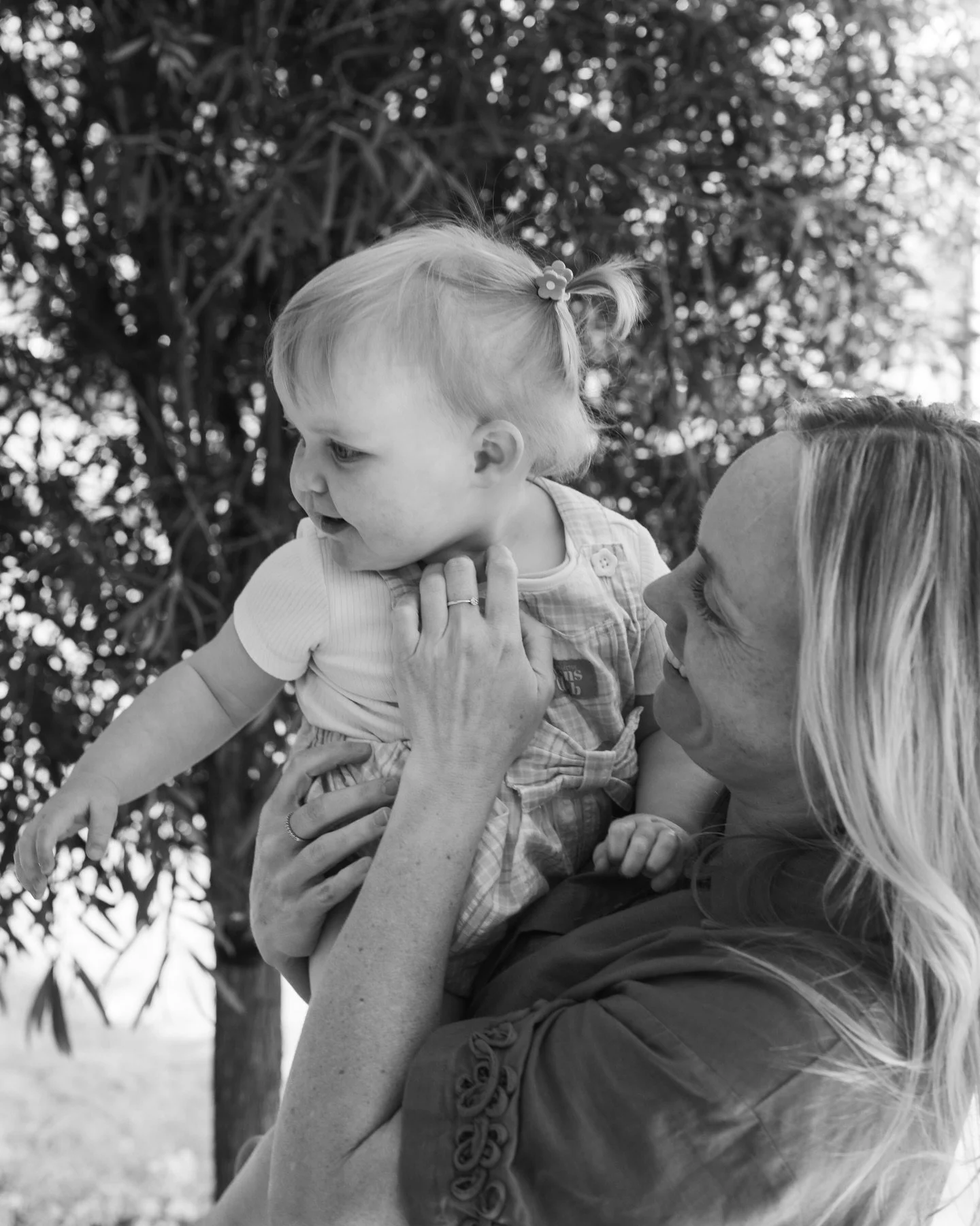 I love the moments I get to experience with families so deeply. I&rsquo;m invited into your homes, backyards, to be a part of your world, witness your relationships and moments of connection. It&rsquo;s such an honour and joy.

Absolutely living for 