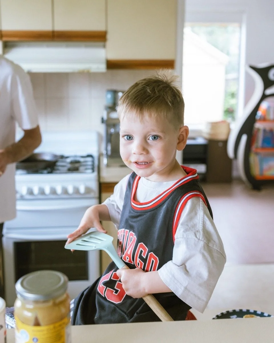Manning the spatchy spatch is a big job when you&rsquo;re on pancake duty - Sunday morning fam breakfast rituals ❤️