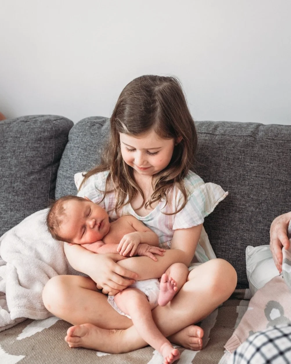 Tiny new humans entering the chat will shift the whole family rhythm. The house routines change, things are little slower&hellip; and there&rsquo;s this new little person everyone is figuring out how to love.

One of my favourite things about photogr