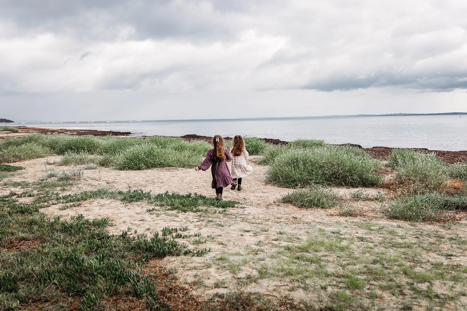 What to Wear for Winter Family Photos in Melbourne (Without Freezing Halfway Through)