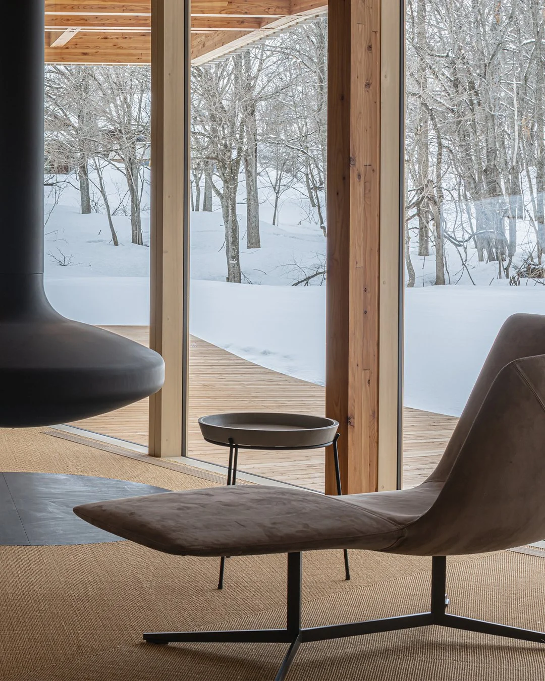 Retreat at the edge of stillness / 静寂の縁で過ごす時間

#SAADarchitects
#edgetostillness
#interiordesign
#spatialdesign
#woodarchitecture
#naturalinteriorstyles
#archilover
#japanarchitecture
#modernarchitecture
#建築デザイン
#別荘建築

photo @ikuyasasaki