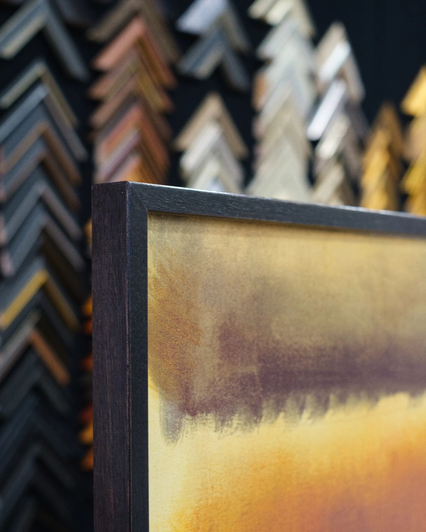 Rothko painting in hand-stained Vic Ash box frame.
#art #rothko #pictureframe