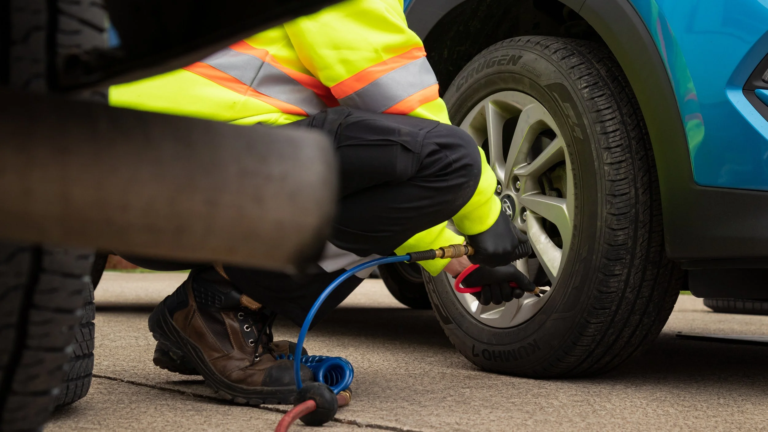 CAA-MobileTireChangeService-Bumblebee 37 of 55.jpg