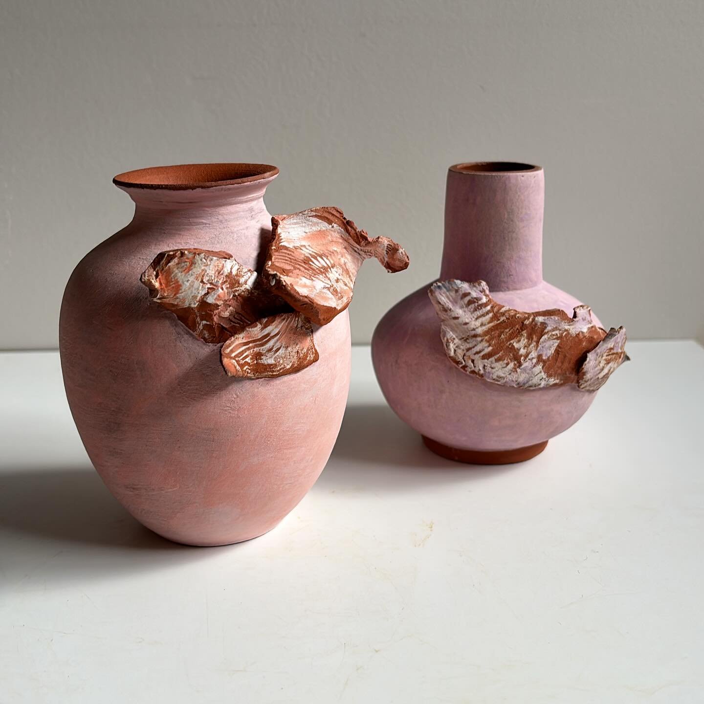 Falling petal terracotta bud vases 
#australianceramics #ceramicsaustralia #functionalceramics #cobaltandkin