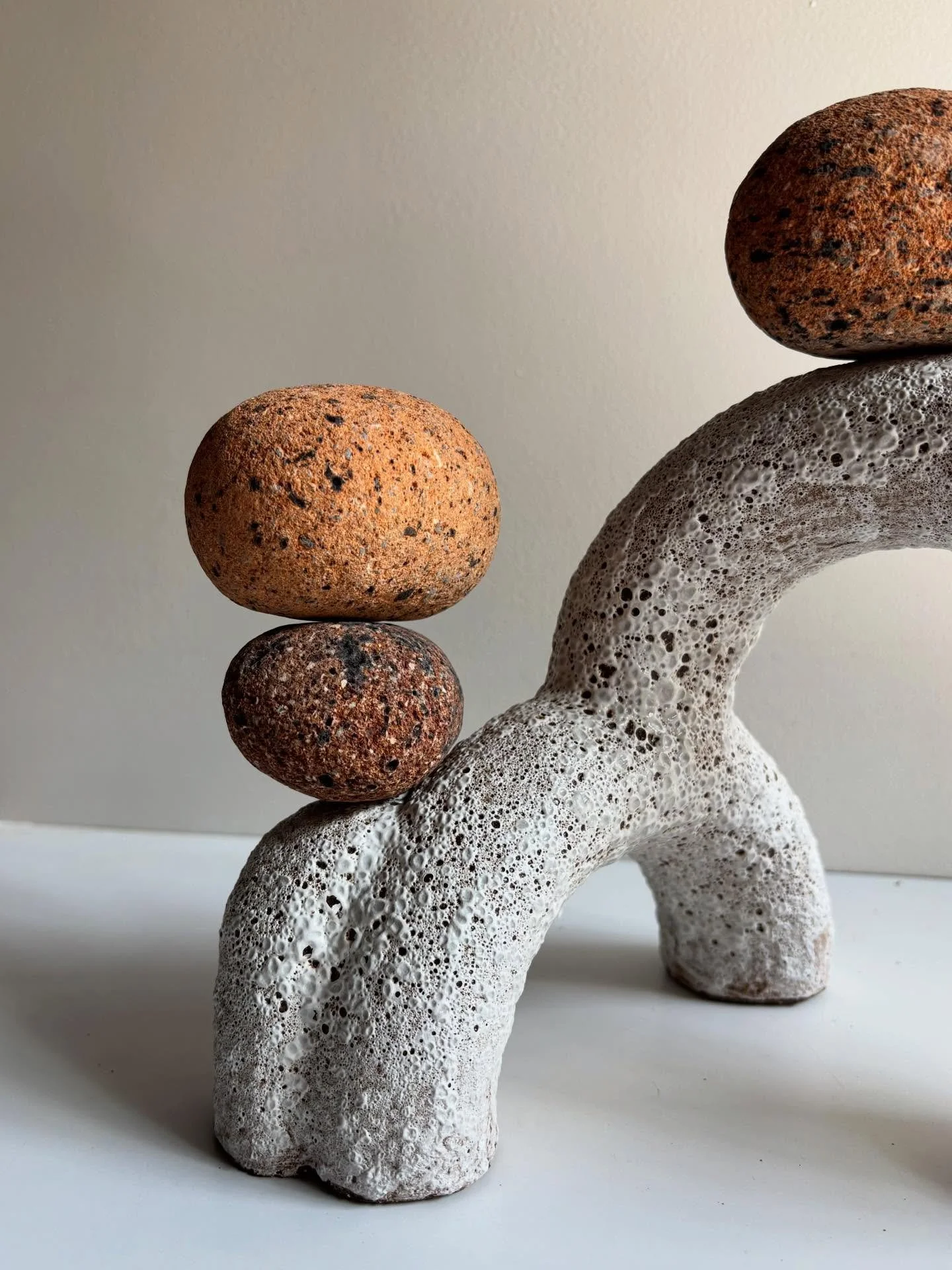 I&rsquo;m on the homestretch of making work for an upcoming exhibition in April @sabbiagallery - none of which I have shown&hellip; here is a little taster!

#australianceramics #contemporaryceramics #australianartist