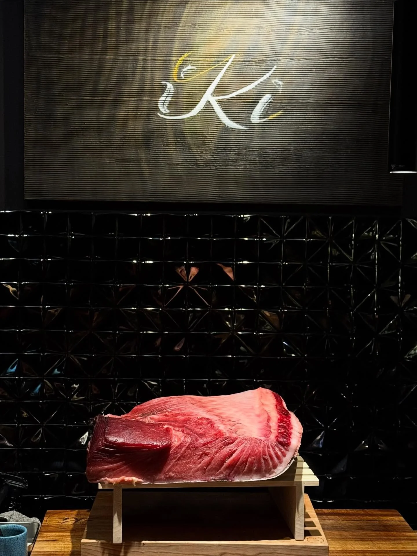 Bay Area friends &mdash; big news at Iki Omakase! 🎉 We&rsquo;ve received a cut from an incredible 450lb wild-caught Boston Bluefin Tuna 🐟✨. @iki_palo_li 

This kind of quality is super rare, and we don&rsquo;t get to see it often. Come try it while