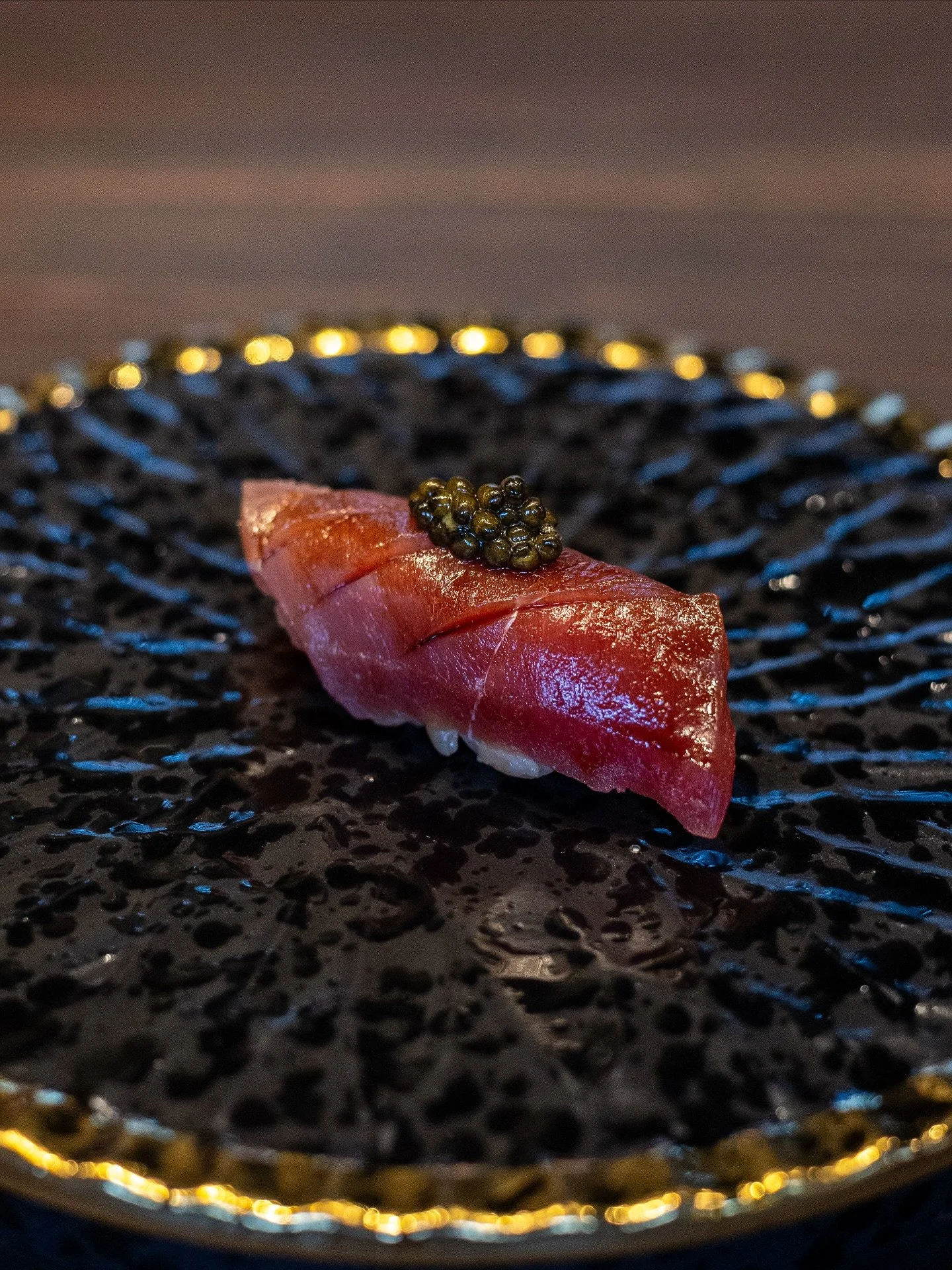 Bluefin tuna with caviar on top? Treat yourself to an omakase experience here at Iki 😍

📍Iki Omakase, Palo Alto

#omakase #omakasesushi #paloaltoeats #omakaseexperience #japanesecuisine #finedining #southbaysushi #bayareasushi #losaltoshillsdining 