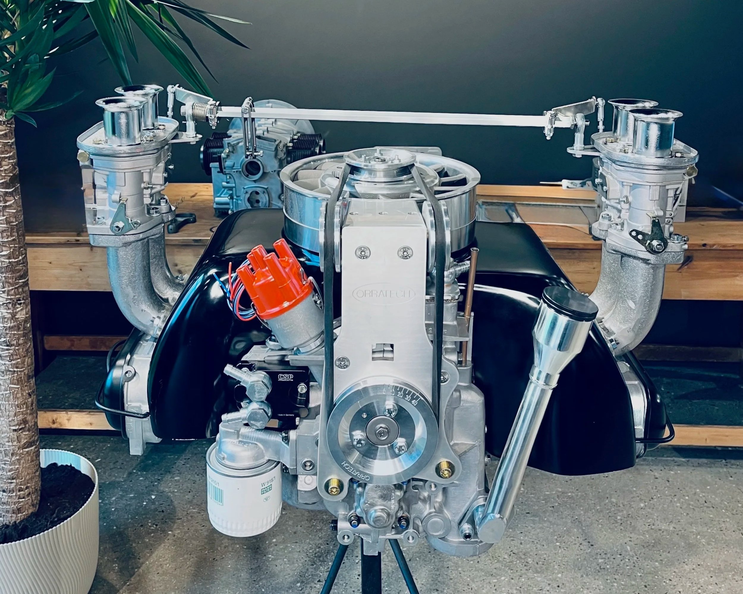 Porsche 914 motor: 2200 cc with 150 HP.