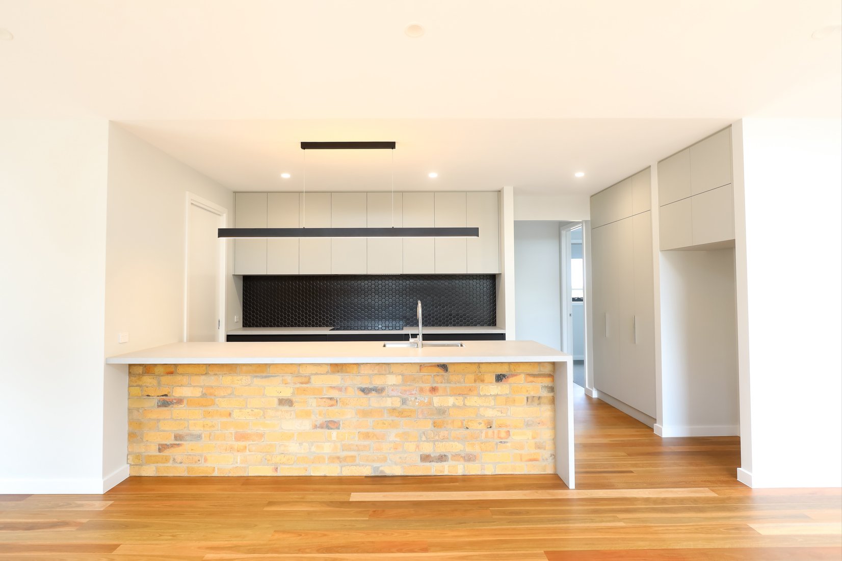 4. Kitchen 8.jpg