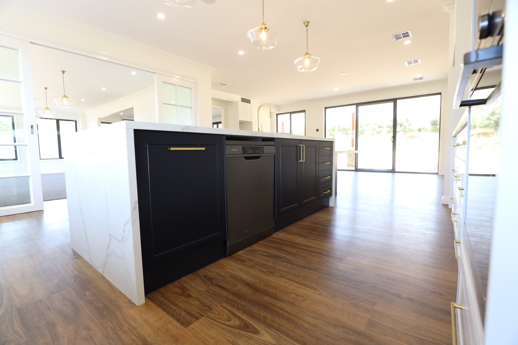 3. Kitchen 7.jpg