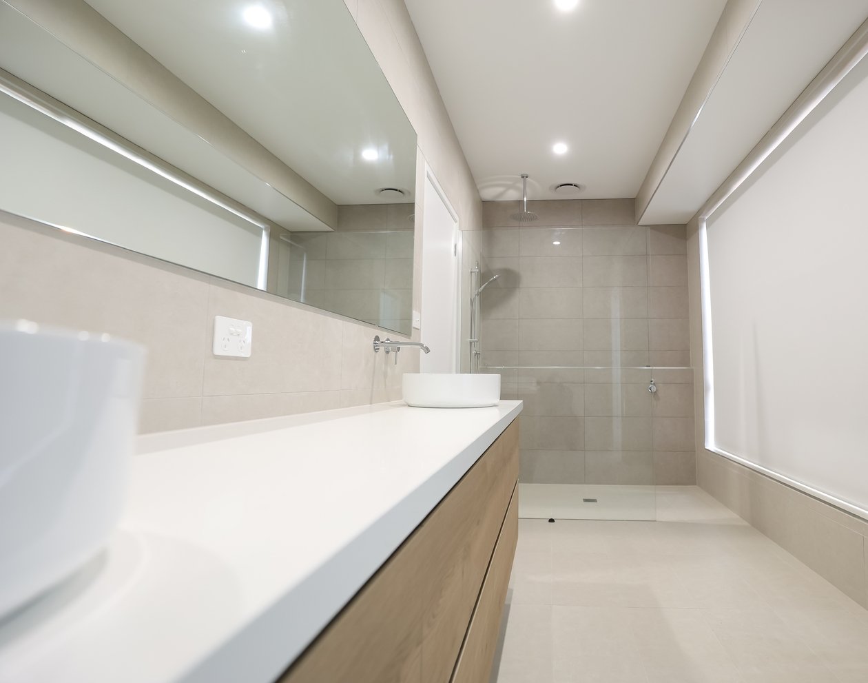 6. Ensuite 5.jpg