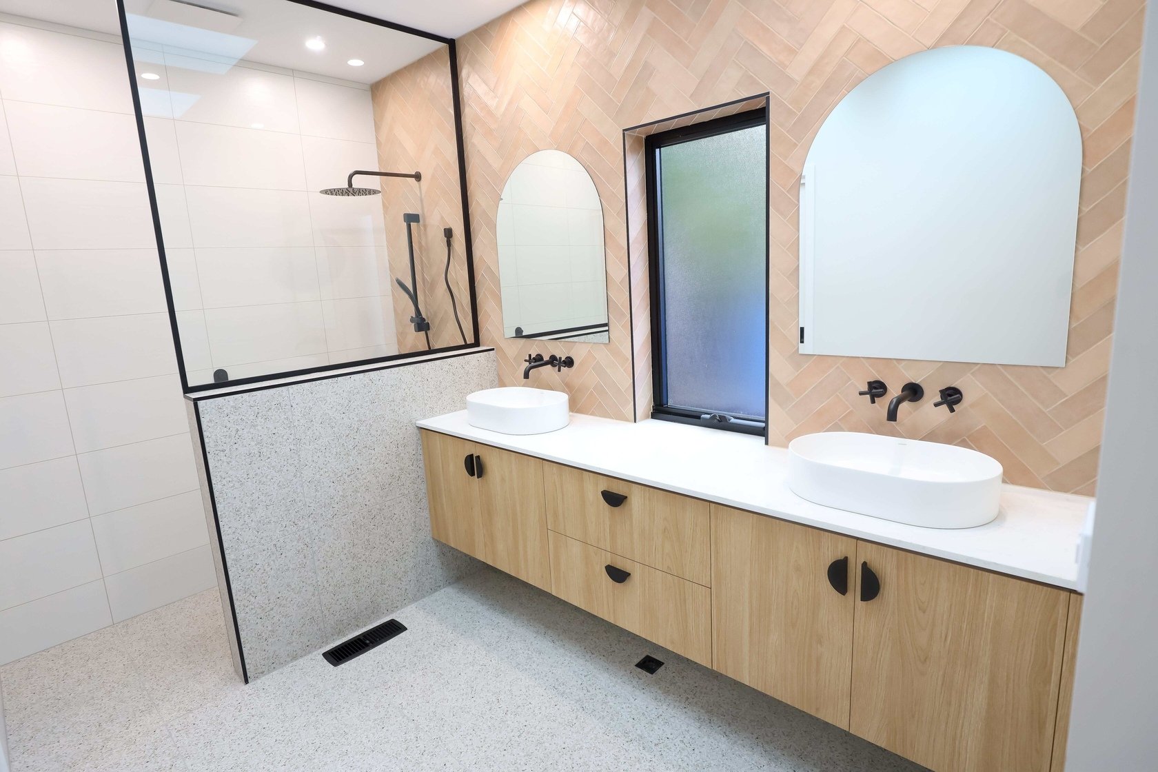 2. Ensuite 1a.jpg