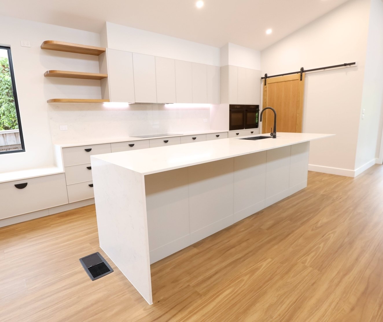 1. Kitchen 1.jpg