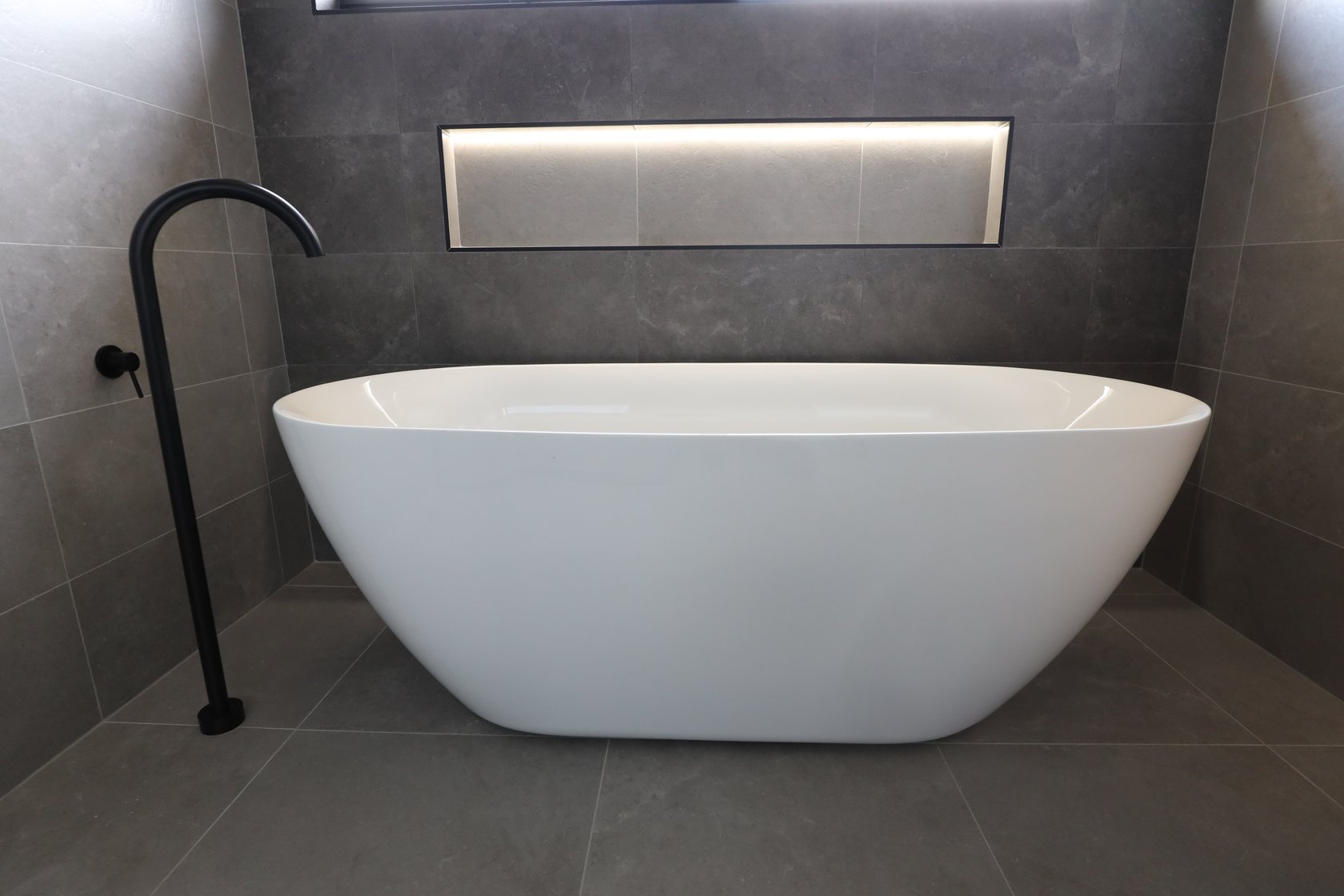 Bathroom 01-2298.JPG.jpg