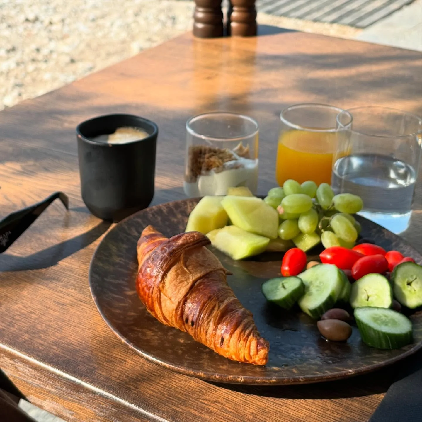 Tulin vaan muistuttamaan t&auml;ss&auml; ennen kun isoin hyvinvointiboomi starttaa, ett&auml; sulla on lupa startata vuosi my&ouml;s ilman tammikuun haasteita tai isoja hyvinvointilupauksia. Ei oo pakko alkaa laihduttamaan ja voit lopettaa kaikkien s