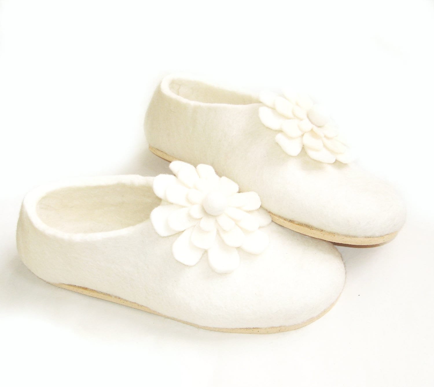 White Organic Wool Slippers with Felt Flowers, Wedding & Winter Gifts - FELTFORMA