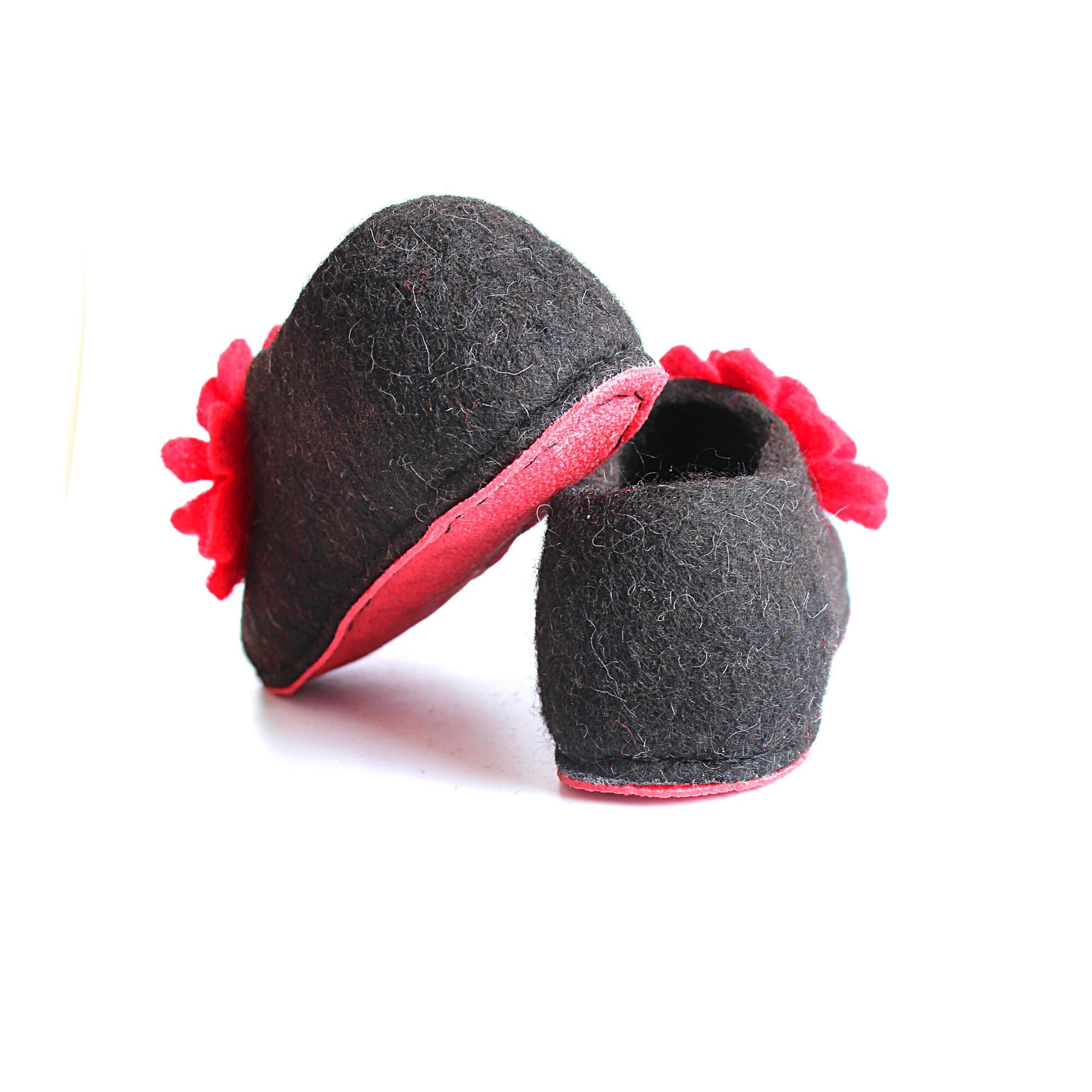 Warm Organic Wool Home Shoes with Felt Flowers, Natural Comfort - FELTFORMA