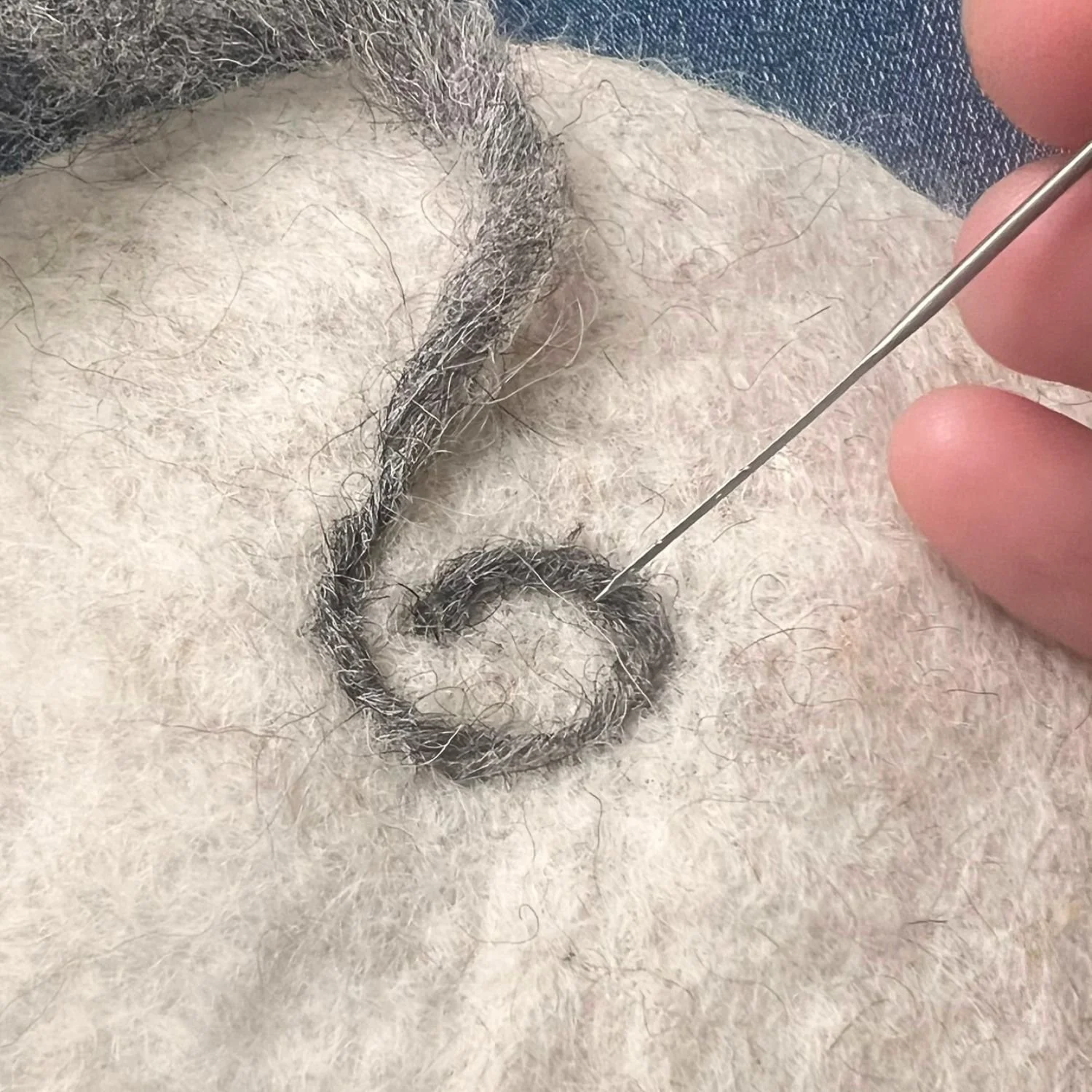needle-felting-custom-symbol-wool-sauna-hat-process.jpg
