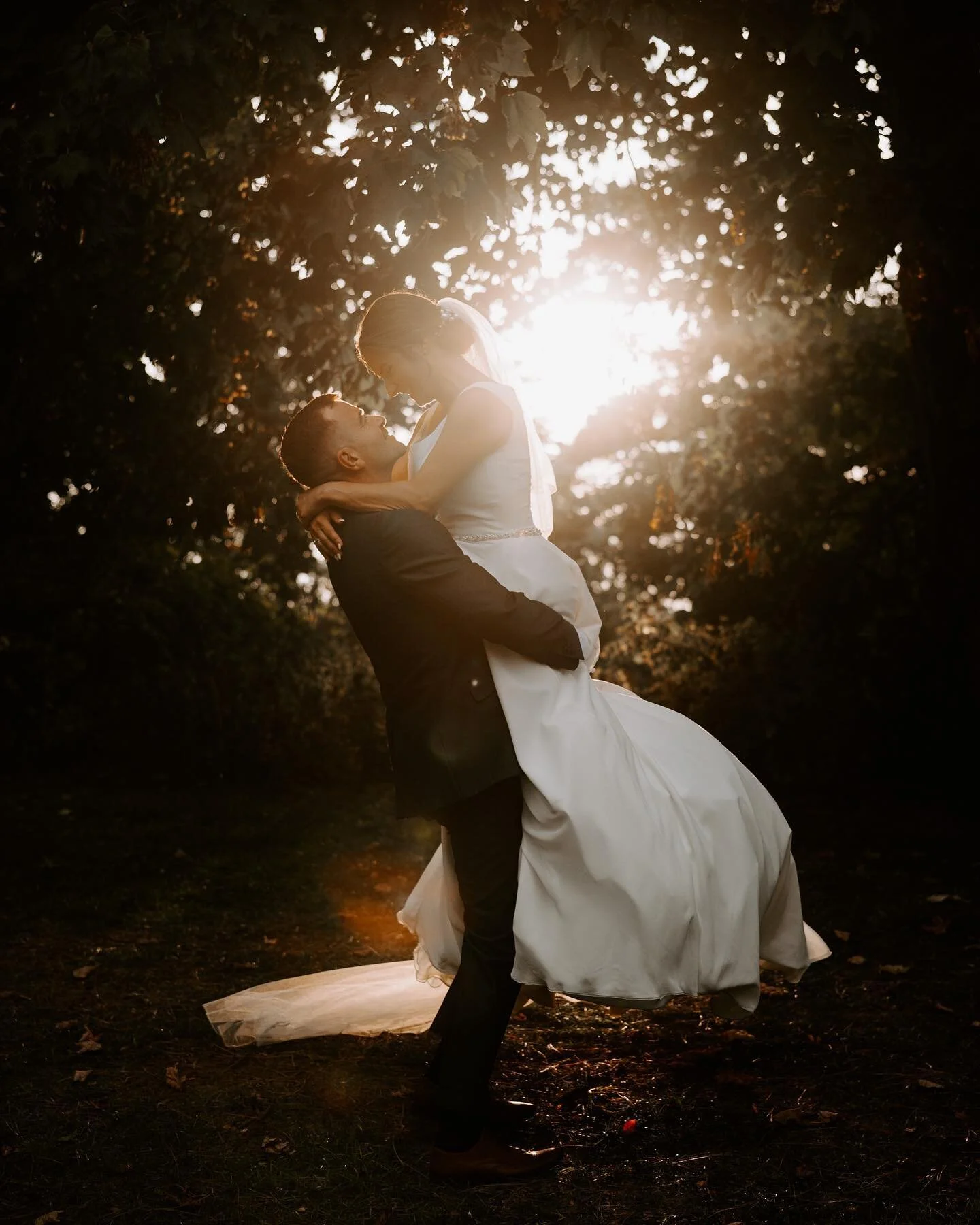 De Vere Totworth Court is definitely a new favourite venue after Sophie and Stephens day!
Swipe right for the most beautiful Orangery🤍
Venue: @deveretortworthcourt 
#deveretotworthweddingphotographer #deveretotworthcourtwedding #devereweddingphot