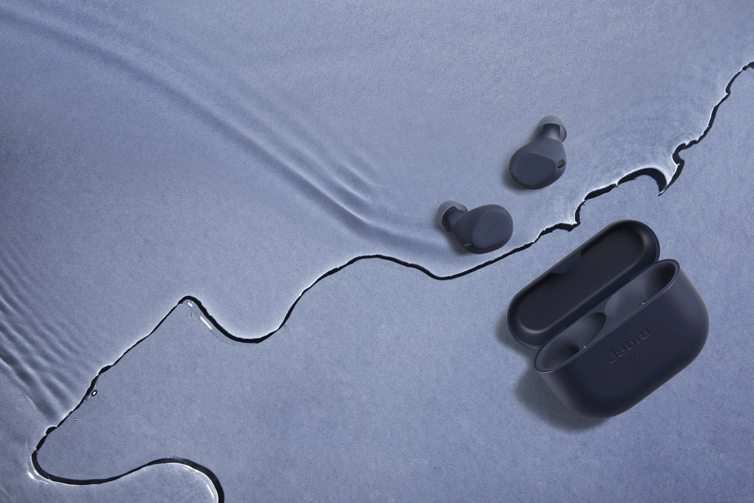  Jabra/ Elite 8 Active and Elite 10 campaign imagery 