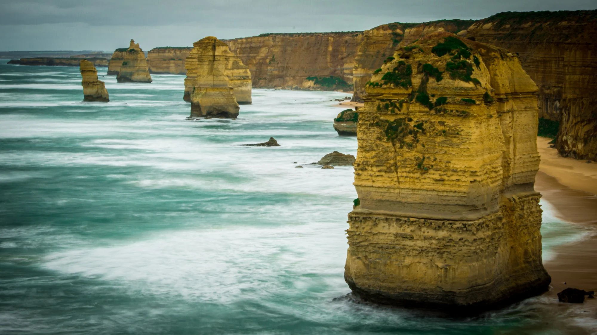 12 Apostles, Victoria,
Australia