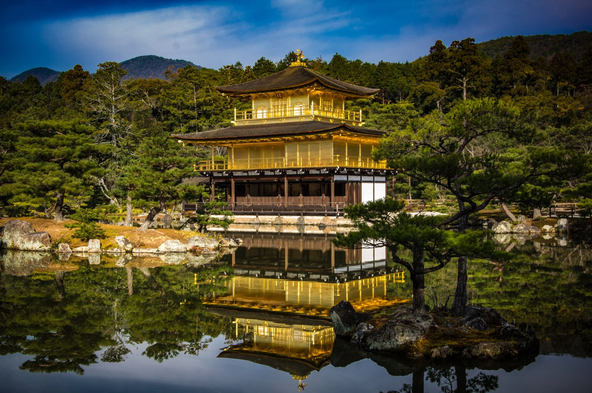 Ginkakujin (Golden Pavilion),
Kyoto, Japan