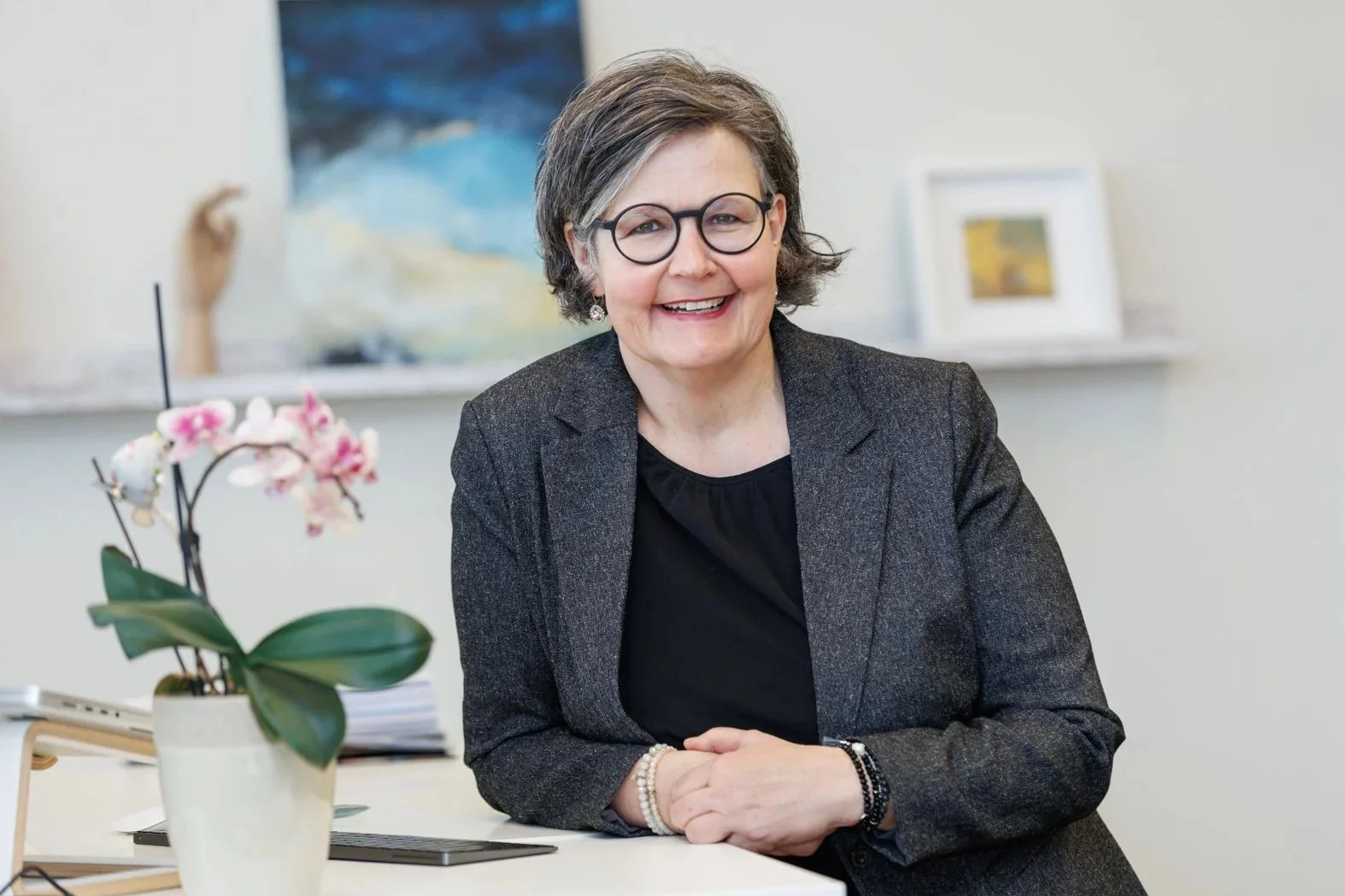 Die Macherin machts! Sandra Odermatt Stirnimann. Kreative, organisationsstark und stets den Blick für's Wichtige im Fokus. Kommunikationsstark mit langjähriger Marketing-Erfahrung für Startups und KMUs.