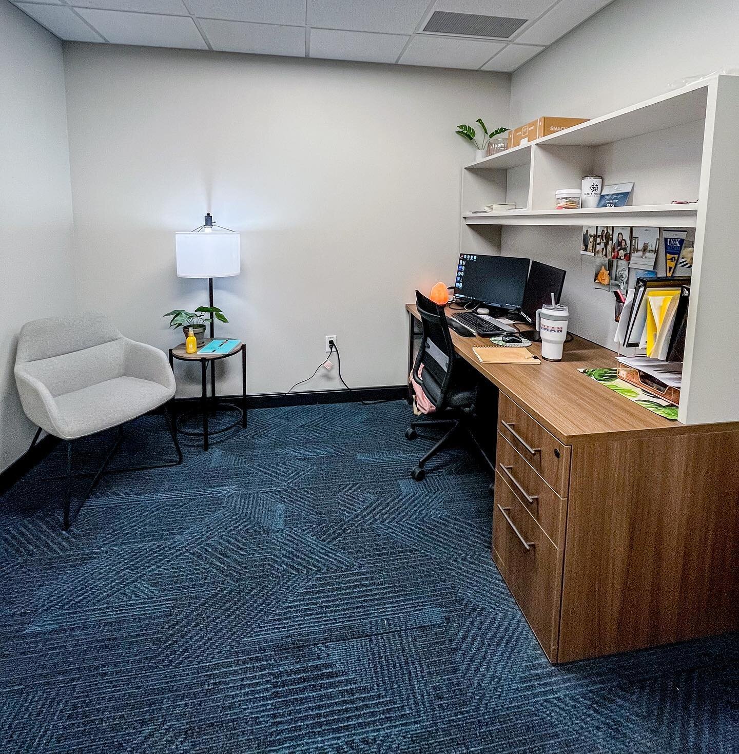 We provide you with a desk and task chair in our private office, but we welcome you to make your space YOURS! We love a comfortable and welcoming office!
#coworkingspace #coworkingomaha #privateoffice #thecollective
