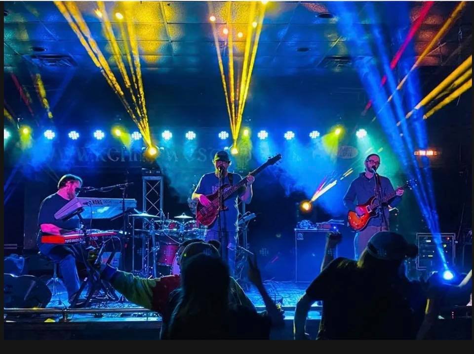 Live Music - Stealin The Farm