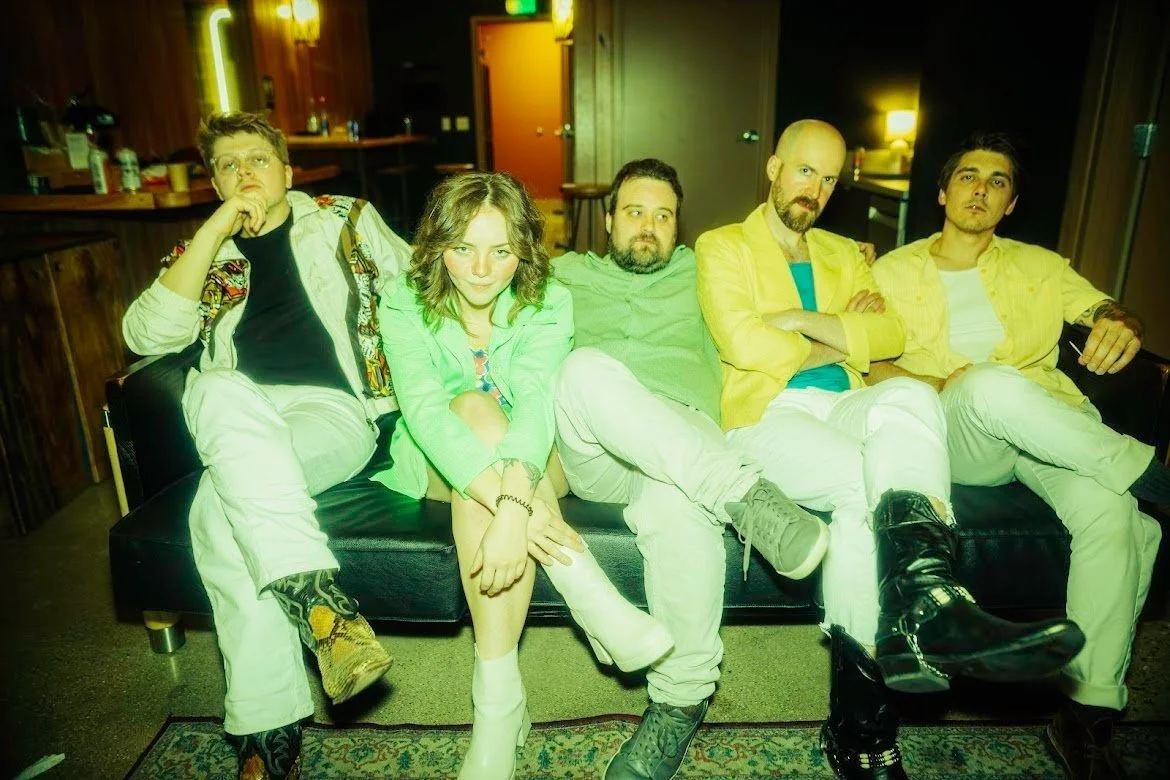 Live Music -TAE &amp; The Neighborly